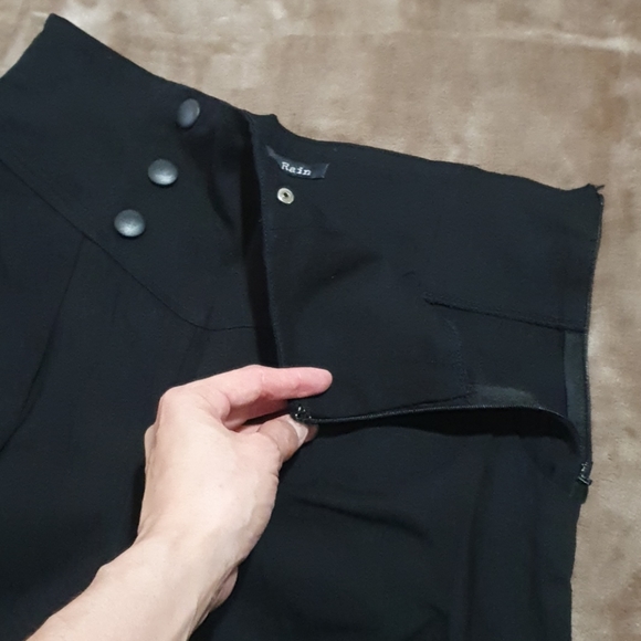 Short - Picture 3 of 3